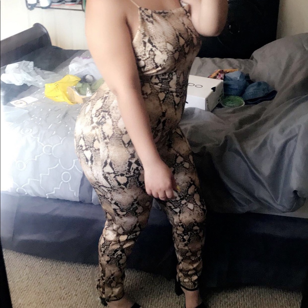 Snake jumpsuit 🔥